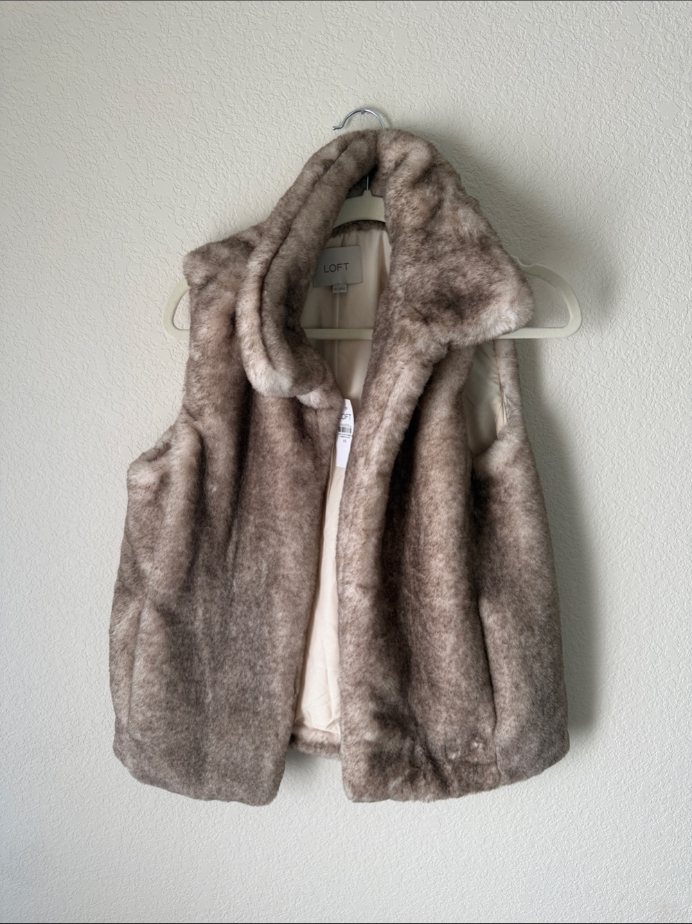 LOFT Plush Faux-Fur Vest in Taupe Gray